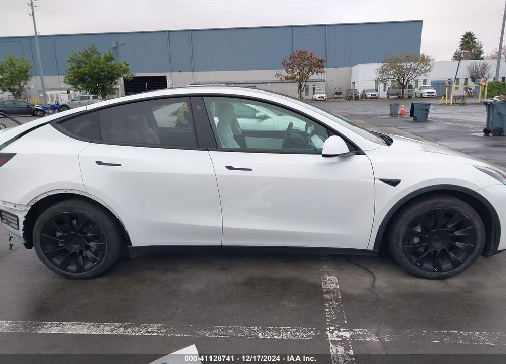2021 TESLA MODEL Y LONG RANGE DUAL MOTOR ALL-WHEEL DRIVE VIN: 5YJYGDEE2MF095744