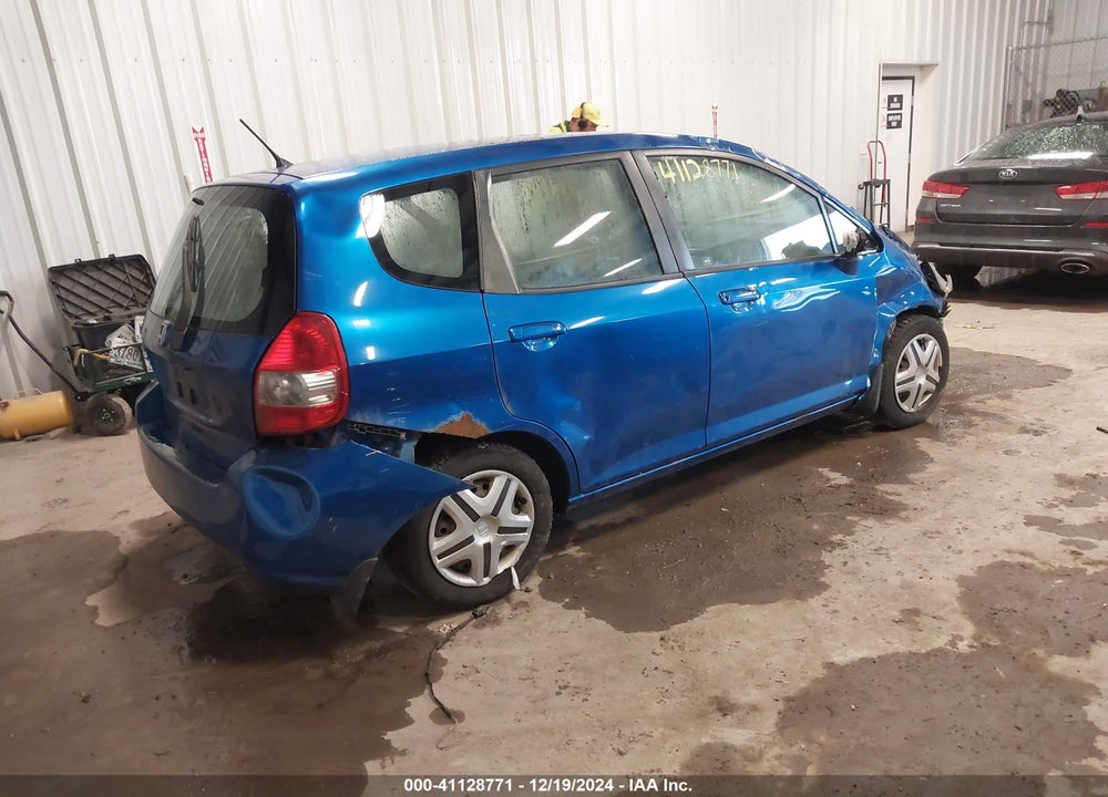2008 HONDA FIT VIN: JHMGD374X8S017724