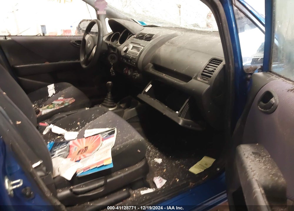 2008 HONDA FIT VIN: JHMGD374X8S017724