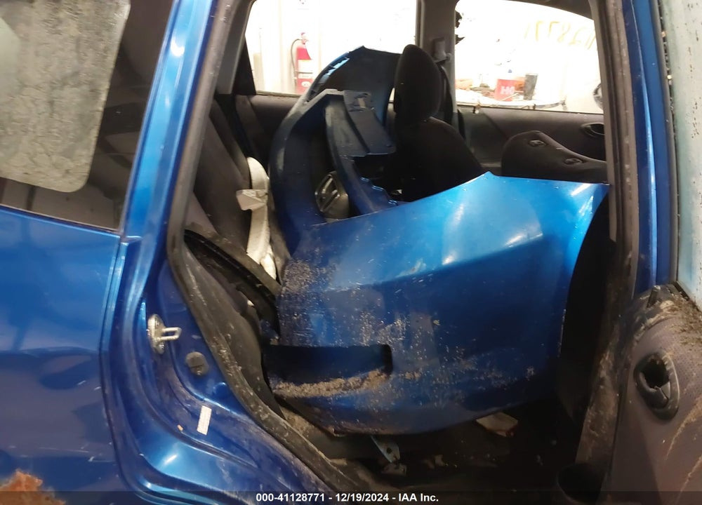 2008 HONDA FIT VIN: JHMGD374X8S017724