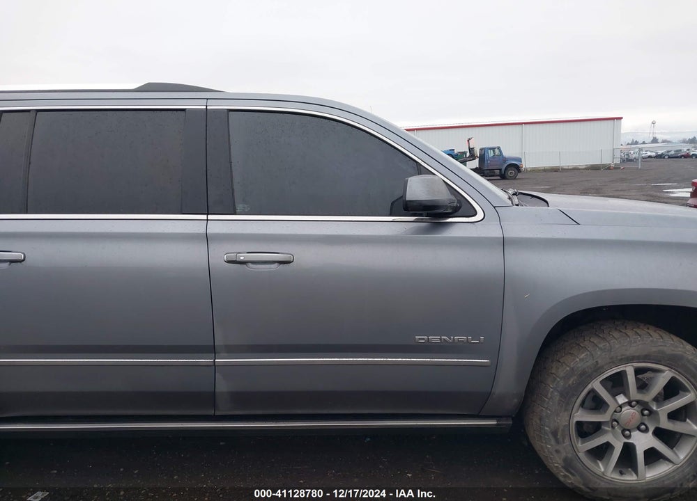 2018 GMC YUKON XL DENALI VIN: 1GKS2HKJ6JR170338