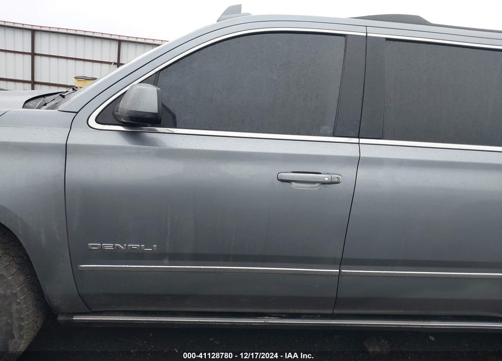 2018 GMC YUKON XL DENALI VIN: 1GKS2HKJ6JR170338