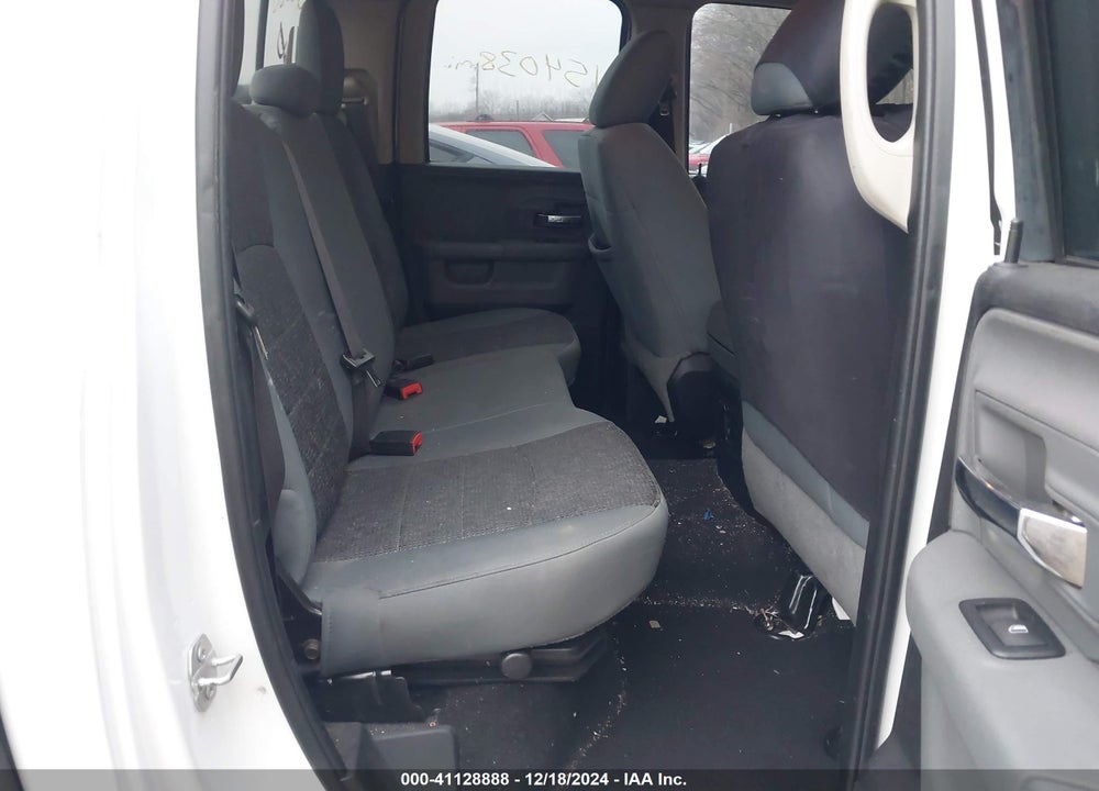 2019 RAM 1500 CLASSIC VIN: 1C6RR7GGXKS582518