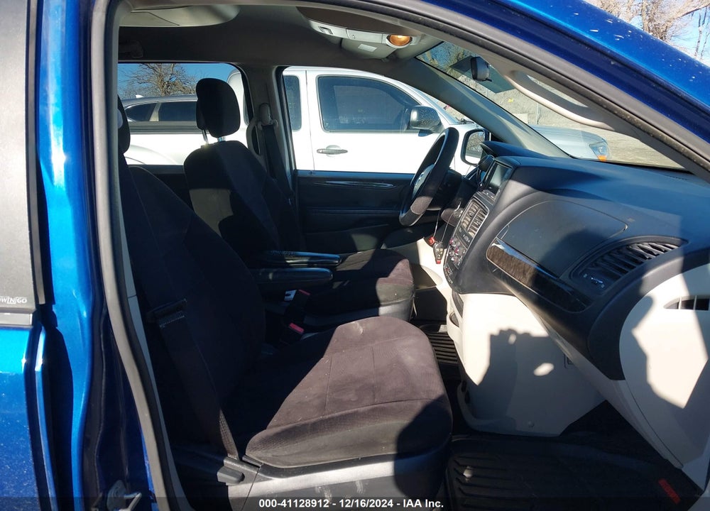 2011 DODGE GRAND CARAVAN MAINSTREET VIN: 2D4RN3DG4BR727980