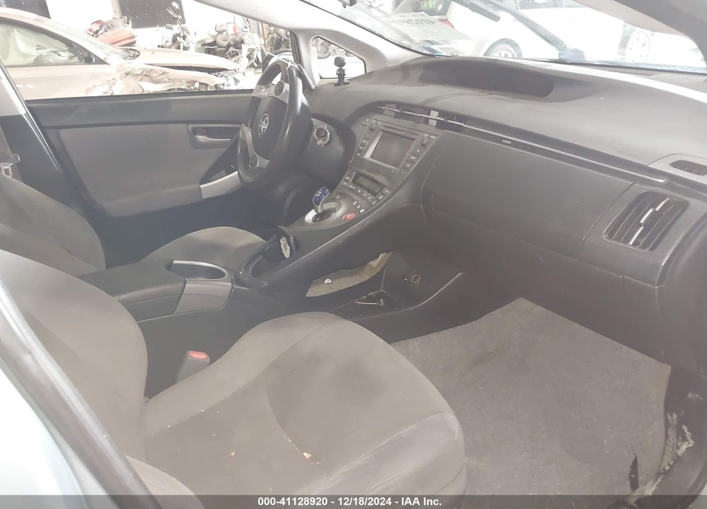 2015 TOYOTA PRIUS TWO VIN: JTDKN3DU5F1964010