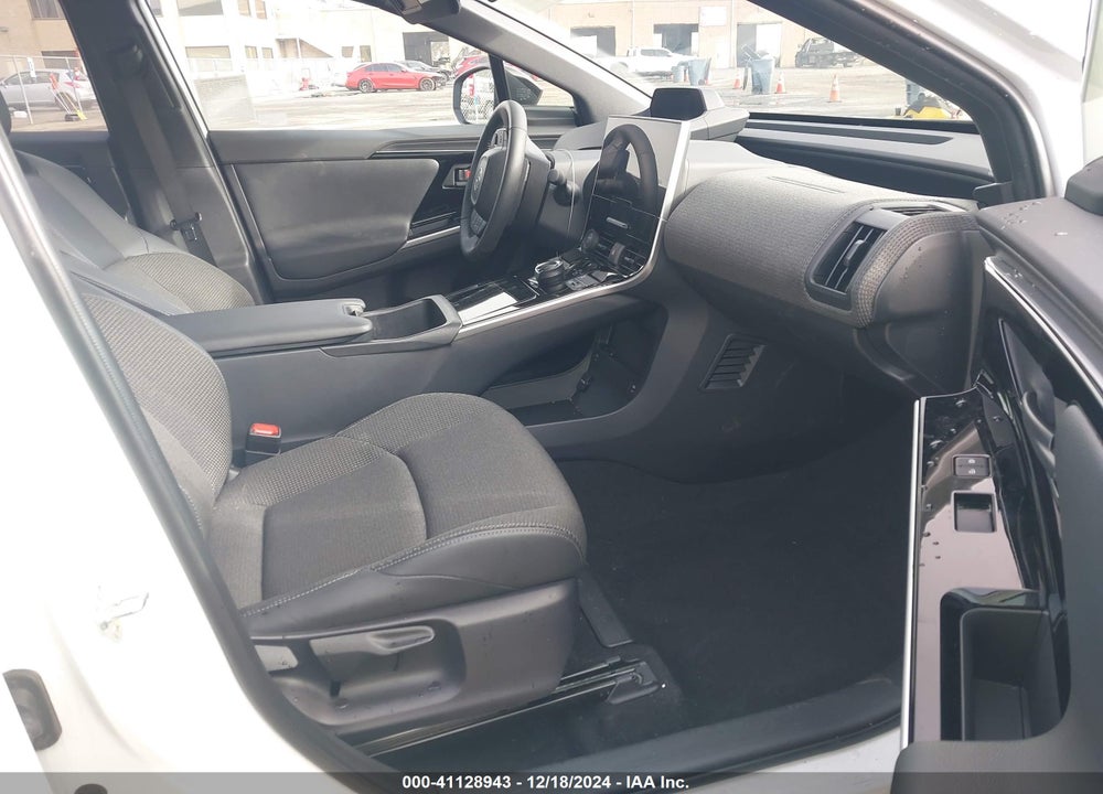 2024 TOYOTA BZ4X XLE VIN: JTMABACA2RA053511