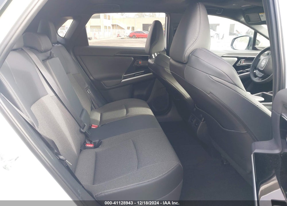 2024 TOYOTA BZ4X XLE VIN: JTMABACA2RA053511