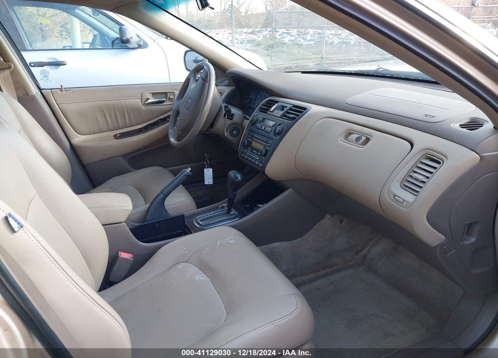 2002 HONDA ACCORD 3.0 EX VIN: 1HGCG16592A060388