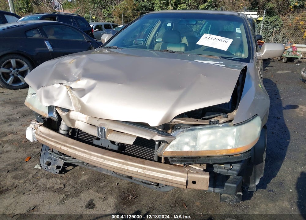 2002 HONDA ACCORD 3.0 EX VIN: 1HGCG16592A060388