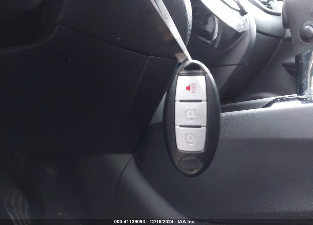 2014 NISSAN ROGUE SV VIN: 5N1AT2MV2EC751177