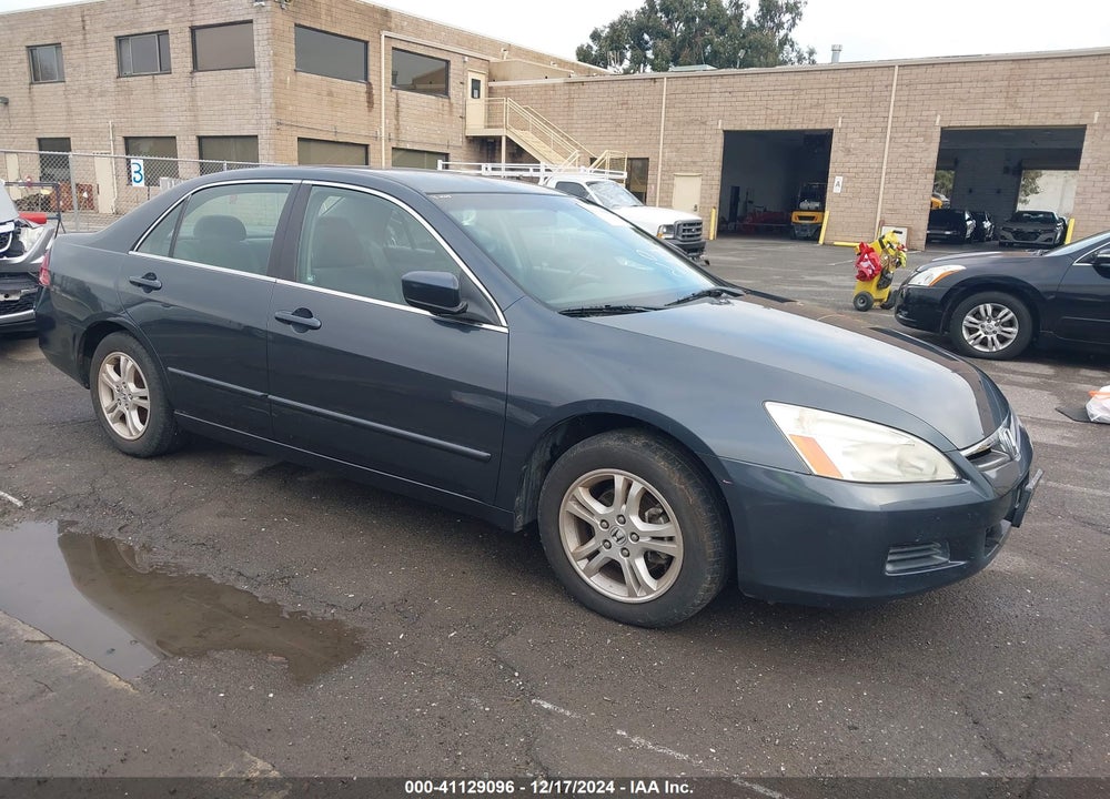 2007 HONDA ACCORD 2.4 SE VIN: JHMCM56327C016109