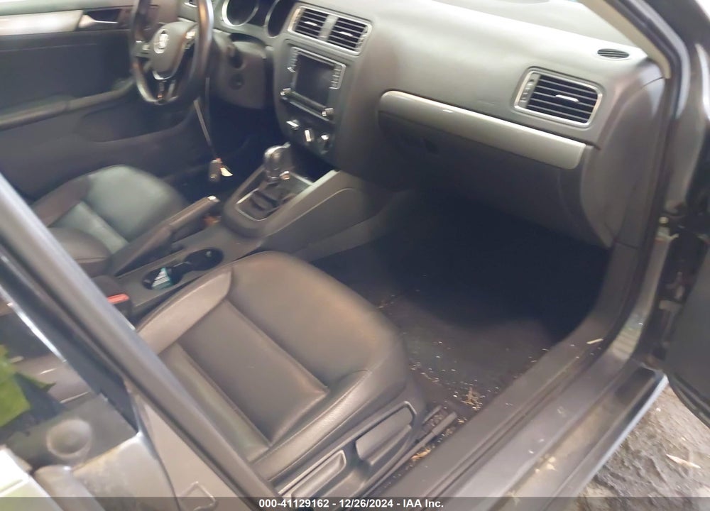 2017 VOLKSWAGEN JETTA VIN: 3VWDB7AJ4HM289532
