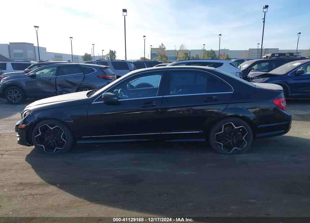 2014 MERCEDES-BENZ C 250 LUXURY/SPORT VIN: WDDGF4HB9ER304284