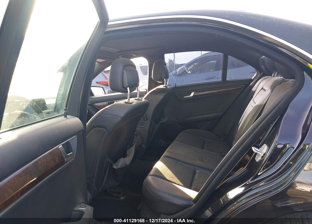 2014 MERCEDES-BENZ C 250 LUXURY/SPORT VIN: WDDGF4HB9ER304284