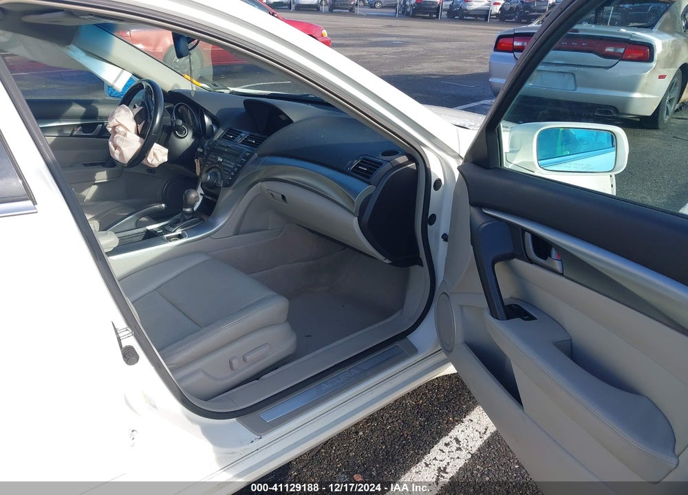 2011 ACURA TL 3.5 VIN: 19UUA8F51BA000426