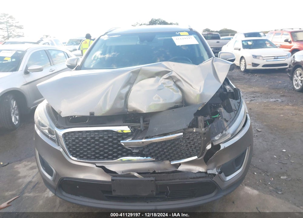 2018 KIA SORENTO 2.4L LX VIN: 5XYPG4A3XJG416708