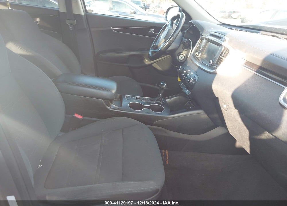 2018 KIA SORENTO 2.4L LX VIN: 5XYPG4A3XJG416708