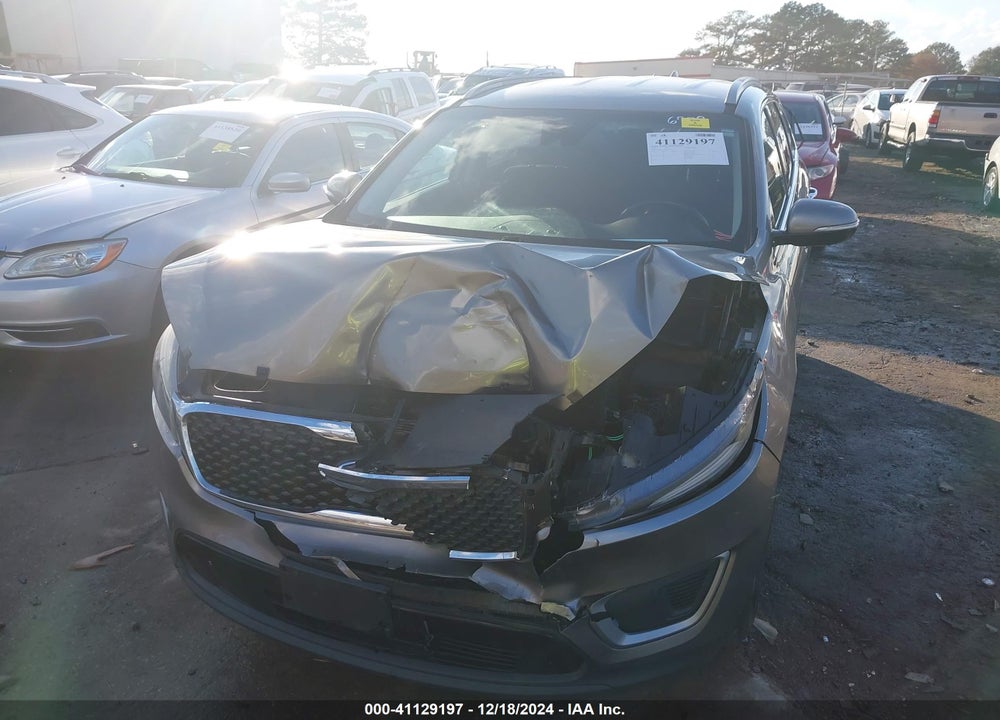 2018 KIA SORENTO 2.4L LX VIN: 5XYPG4A3XJG416708