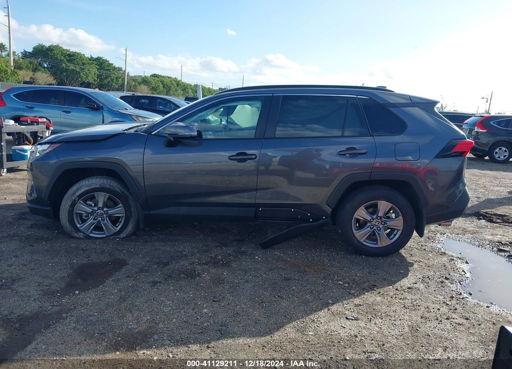 2024 TOYOTA RAV4 XLE VIN: 2T3W1RFV0RC299515
