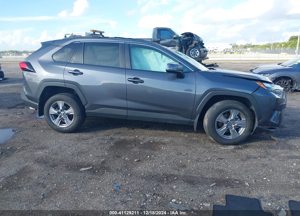 2024 TOYOTA RAV4 XLE VIN: 2T3W1RFV0RC299515