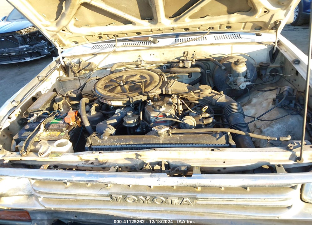 1989 TOYOTA PICKUP 1/2 TON SHORT WHEELBASE VIN: JT4RN81R4K0015219