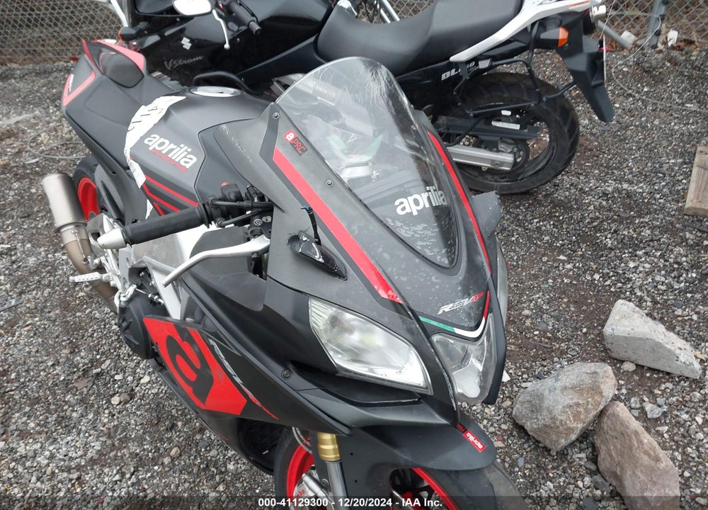 2016 APRILIA RSV4 RF/RR VIN: ZD4RKUB02GS000641