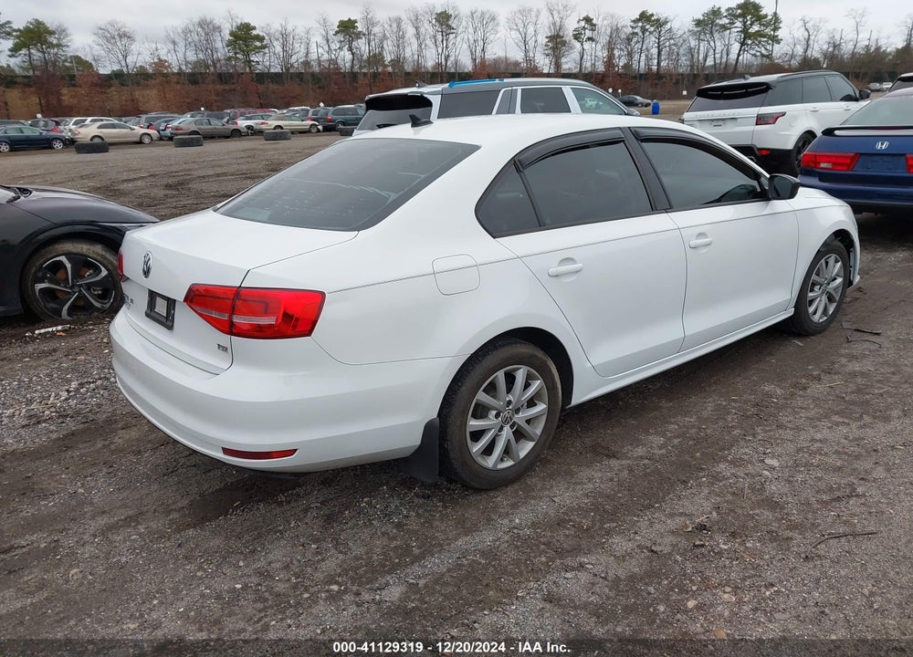 2015 VOLKSWAGEN JETTA 1.8T SE VIN: 3VWD07AJ7FM413960