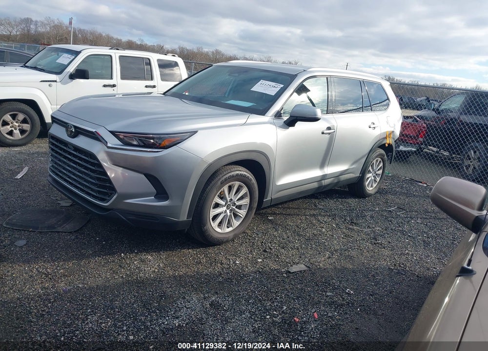 2024 TOYOTA GRAND HIGHLANDER XLE VIN: 5TDAAAB5XRS058899