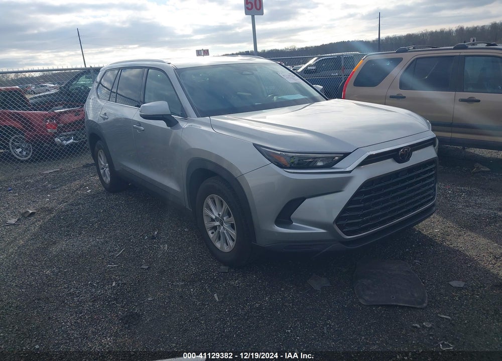 2024 TOYOTA GRAND HIGHLANDER XLE VIN: 5TDAAAB5XRS058899