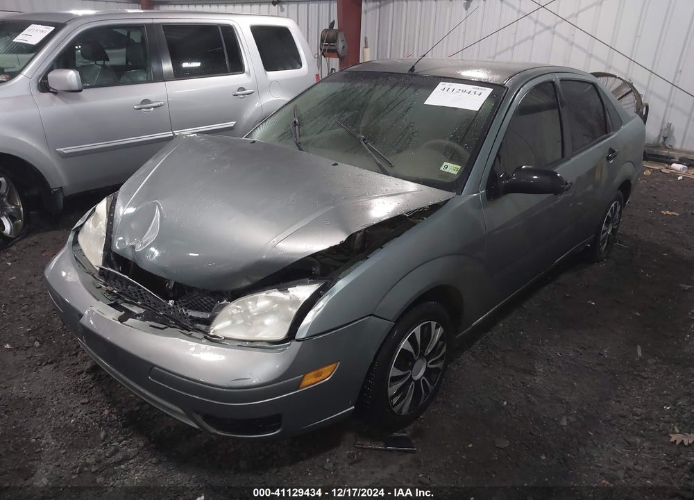 2005 FORD FOCUS ZX4 VIN: 1FAFP34N45W194281