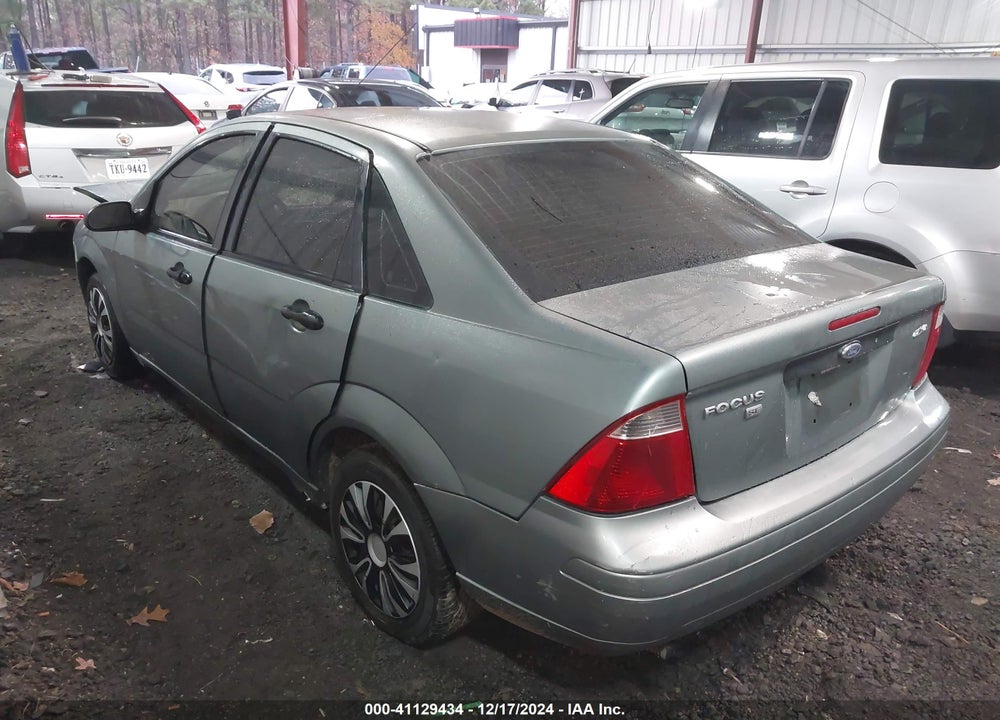 2005 FORD FOCUS ZX4 VIN: 1FAFP34N45W194281