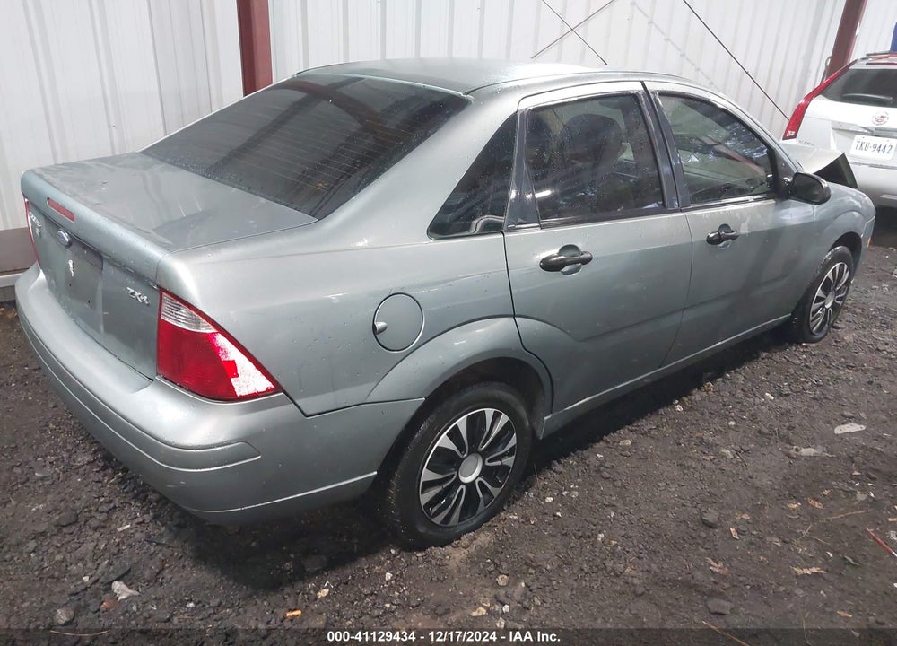 2005 FORD FOCUS ZX4 VIN: 1FAFP34N45W194281