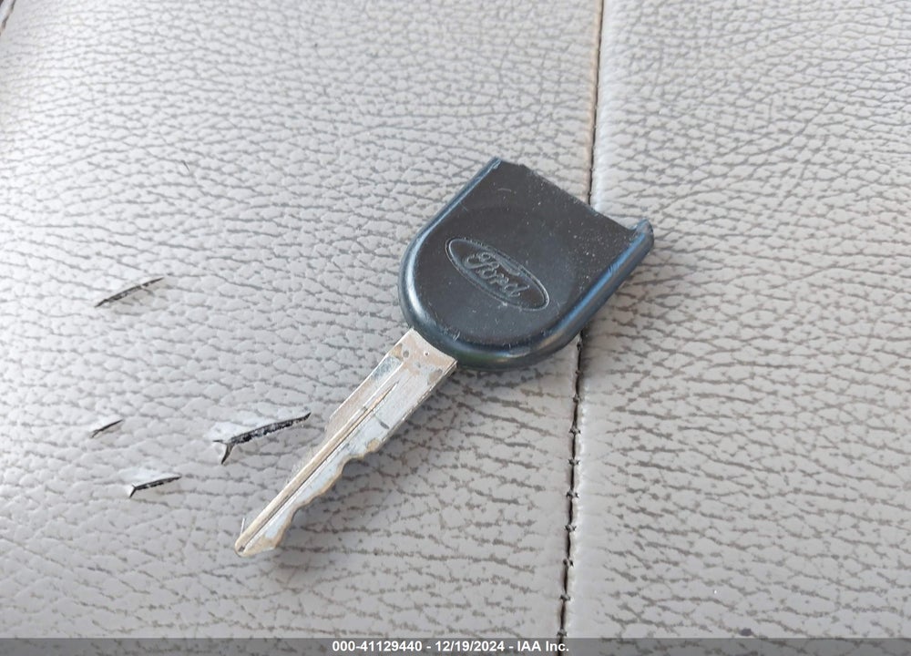 2010 FORD F-150 XL/XLT VIN: 1FTMF1C8XAKE08597