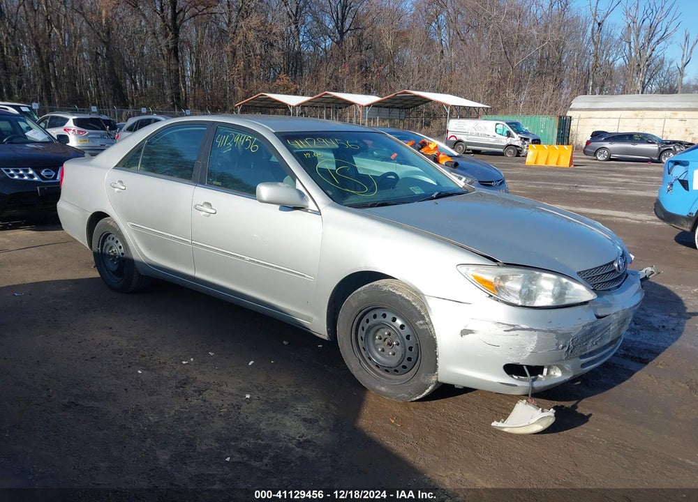 2004 TOYOTA CAMRY XLE VIN: 4T1BE30K44U834103