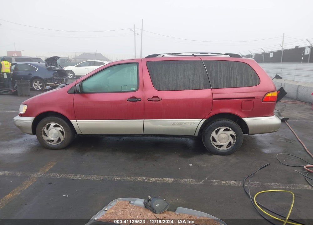 1998 TOYOTA SIENNA XLE VIN: 4T3ZF13C6WU005340