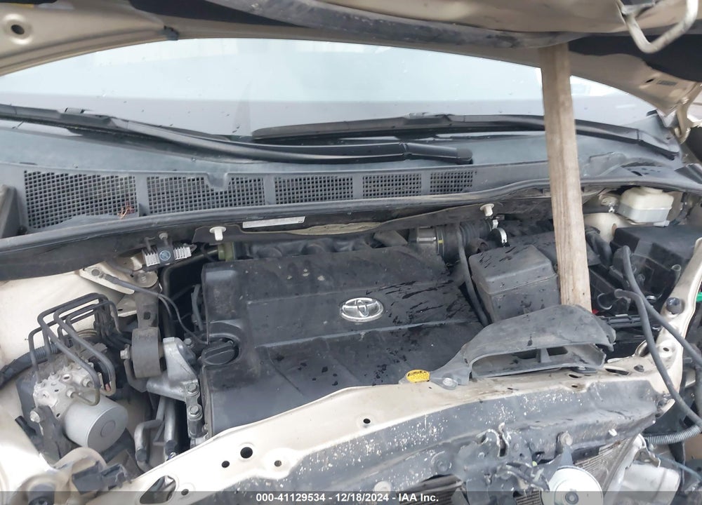 2011 TOYOTA SIENNA LE V6 VIN: 5TDKK3DC7BS023123