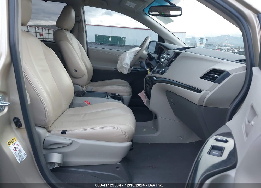 2011 TOYOTA SIENNA LE V6 VIN: 5TDKK3DC7BS023123