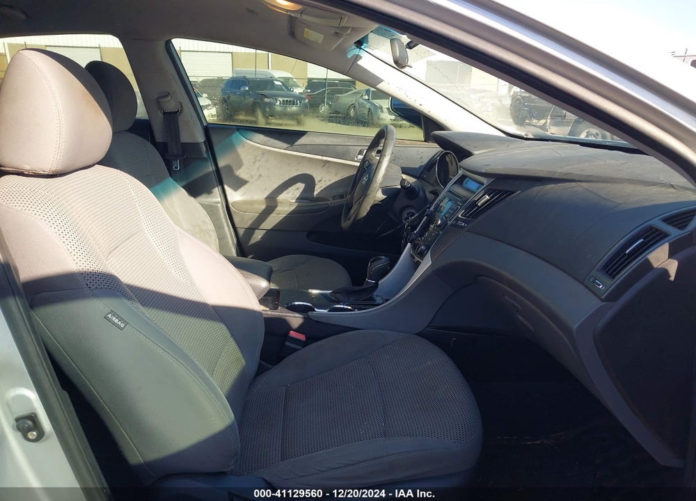 2011 HYUNDAI SONATA VIN: 5NPEB4AC1BH288584