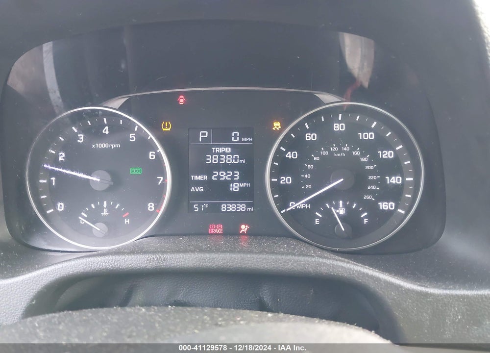 2017 HYUNDAI ELANTRA VIN: 5NPD84LF2HH028933