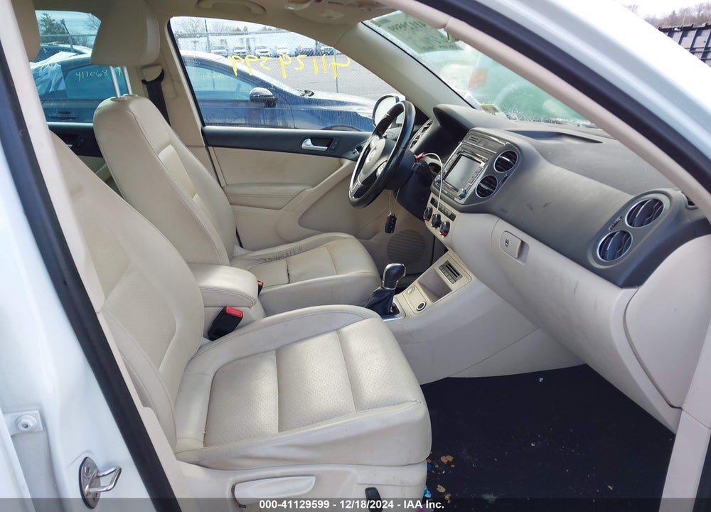 2015 VOLKSWAGEN TIGUAN SE VIN: WVGBV7AX9FW605280
