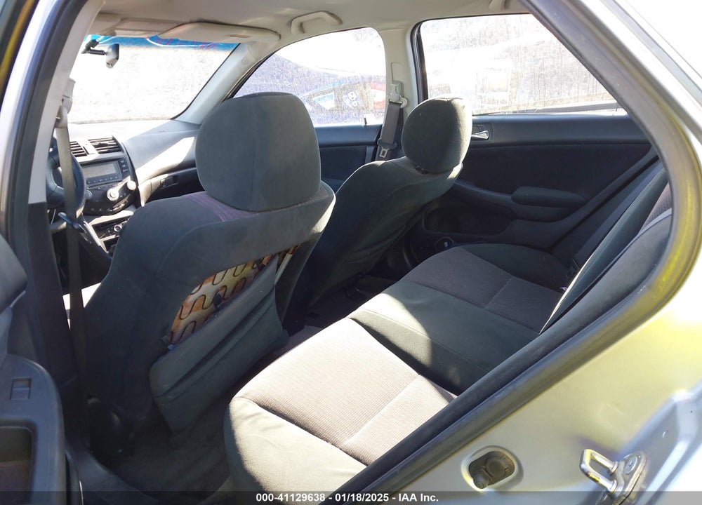 2005 HONDA ACCORD 2.4 LX VIN: 3HGCM56495G709443