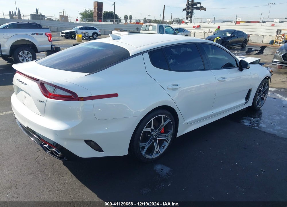 2018 KIA STINGER VIN: KNAE35LC5J6034057