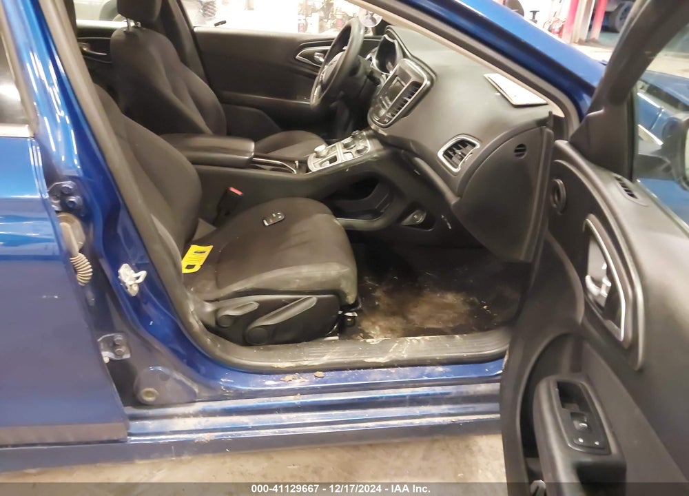 2015 CHRYSLER 200 VIN: 1C3CCCAB0FN708318
