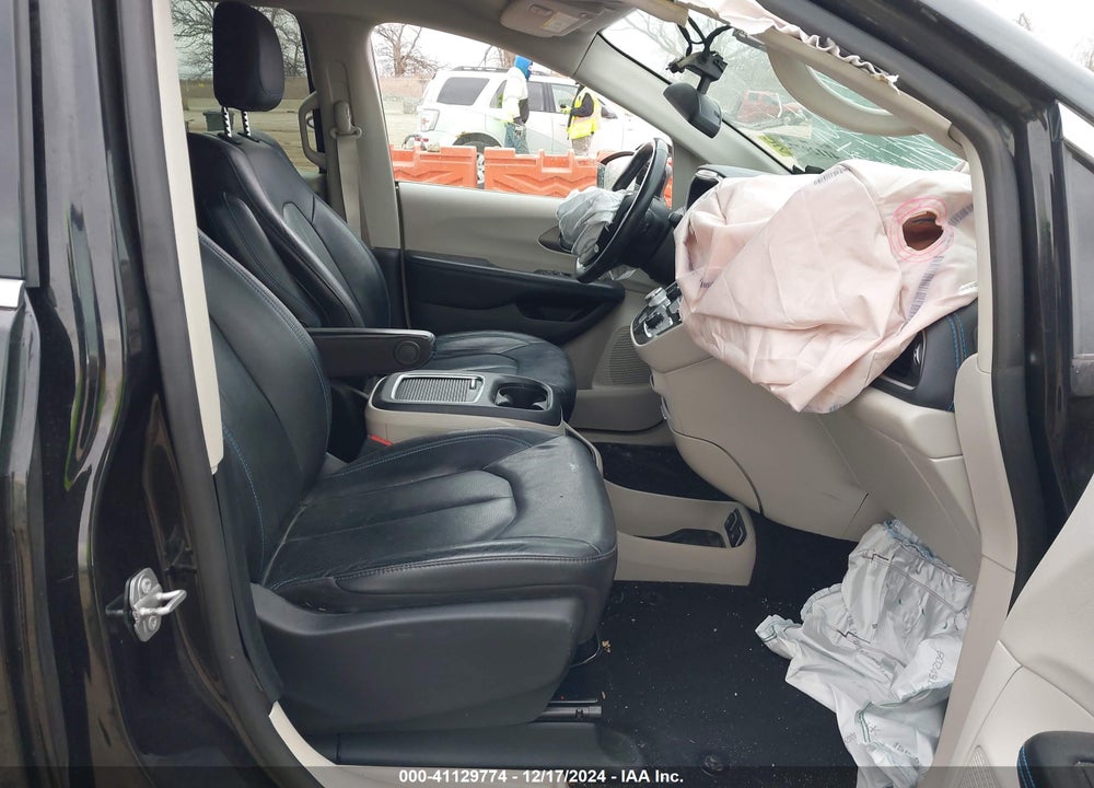 2021 CHRYSLER PACIFICA TOURING L VIN: 2C4RC1BG0MR527935