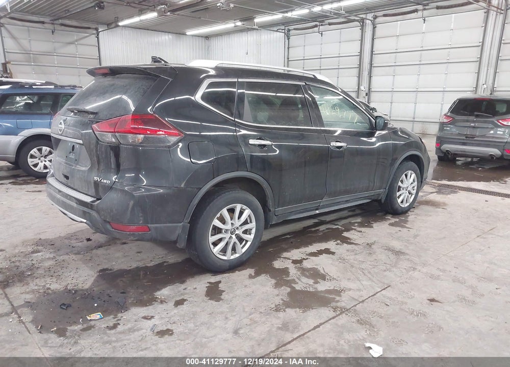 2018 NISSAN ROGUE SV VIN: 5N1AT2MV9JC815385