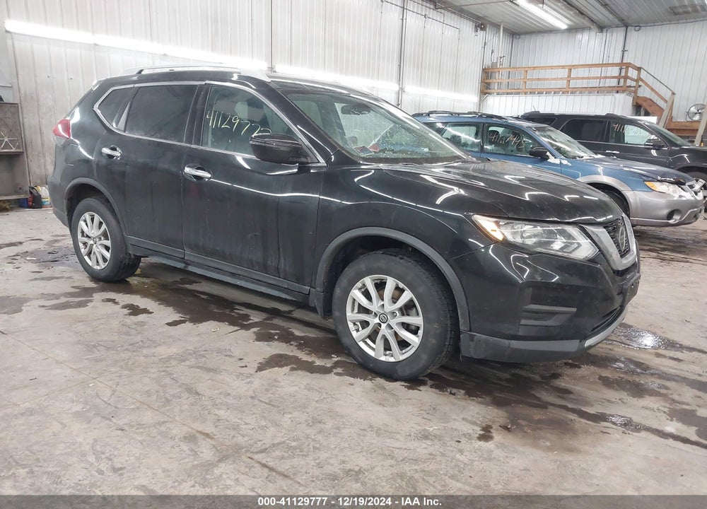 2018 NISSAN ROGUE SV VIN: 5N1AT2MV9JC815385