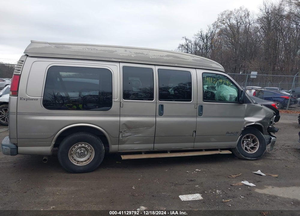 2001 GMC SAVANA UPFITTER VIN: 1GDFG15R011236139