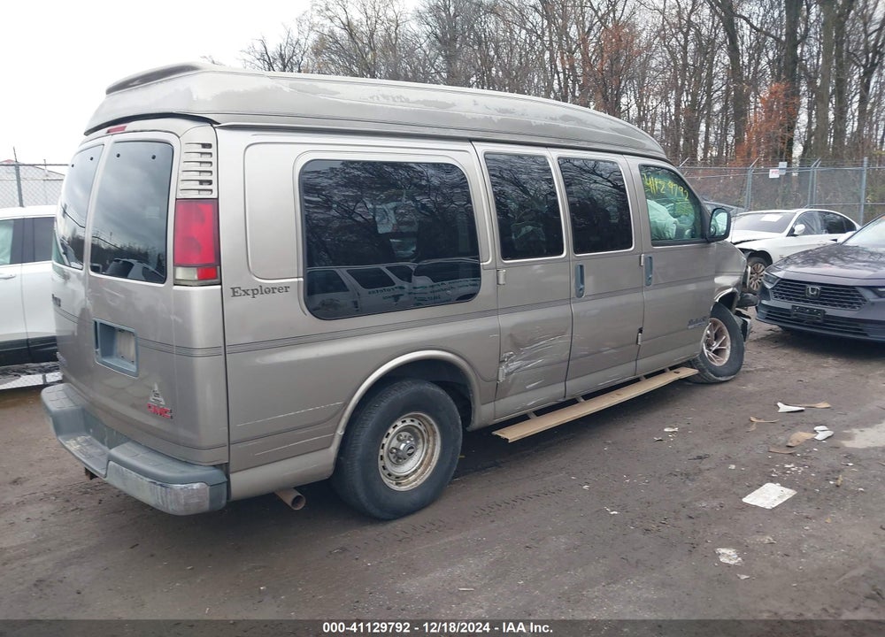 2001 GMC SAVANA UPFITTER VIN: 1GDFG15R011236139