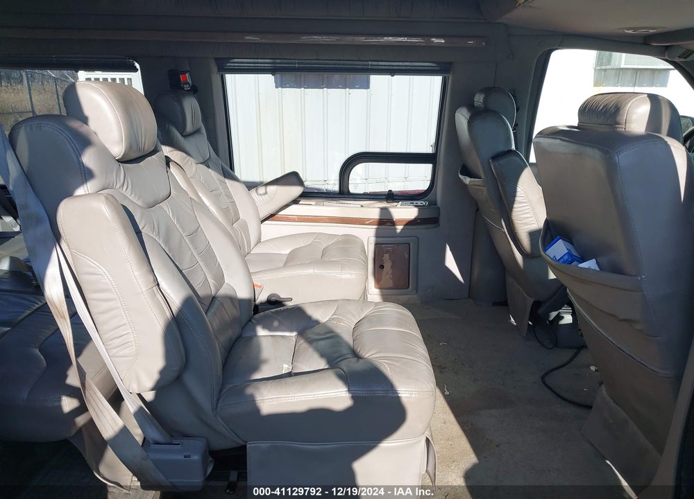 2001 GMC SAVANA UPFITTER VIN: 1GDFG15R011236139
