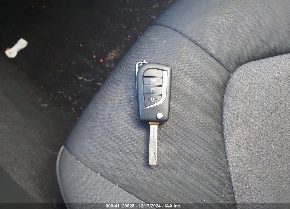 2021 TOYOTA CAMRY LE VIN: 4T1C11AK7MU566716